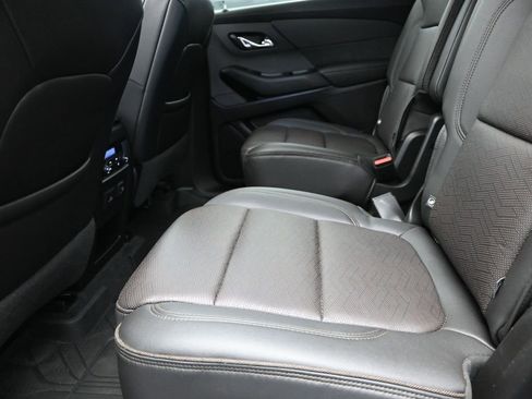 Used 2023 Chevrolet Traverse High Country image 16