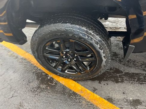 Used 2022 Chevrolet Silverado 1500 Custom Trail Boss image 29