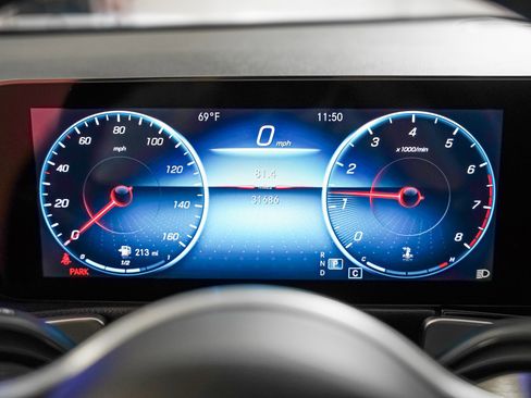 Certified 2022 Mercedes-Benz GLB 250 w/ Premium Package Lite image 17