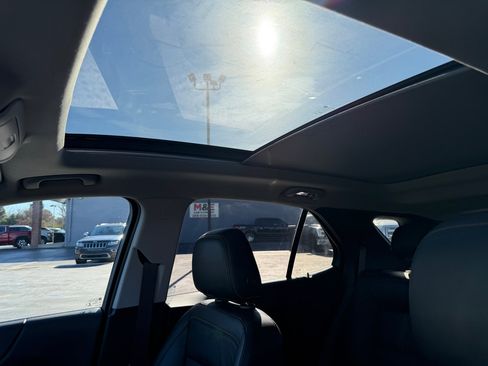 Used 2022 Chevrolet Equinox Premier image 13