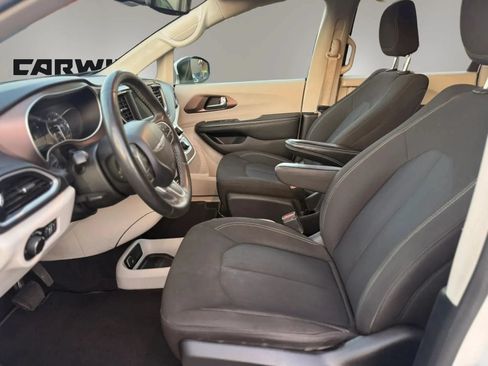 Used 2023 Chrysler Voyager LX w/ Fleet Security Group FWD image 13