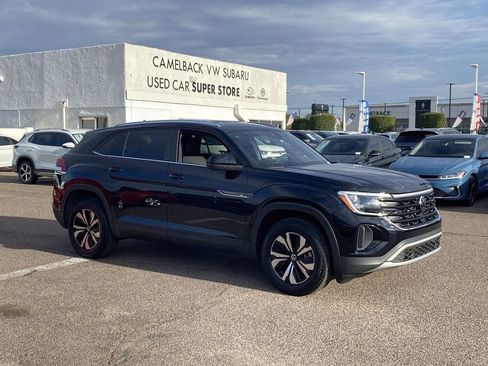 New 2026 Volkswagen Atlas Cross Sport SE FWD image 2