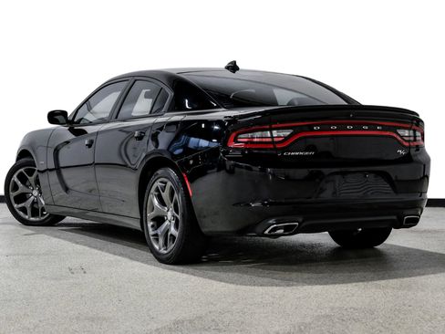Used 2015 Dodge Charger R/T w/ Plus Group RWD image 8