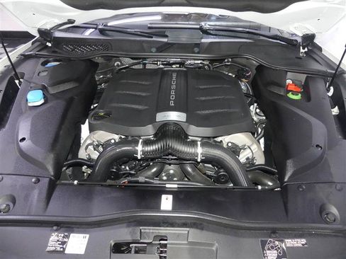 Used 2016 Porsche Cayenne GTS AWD/4WD image 12