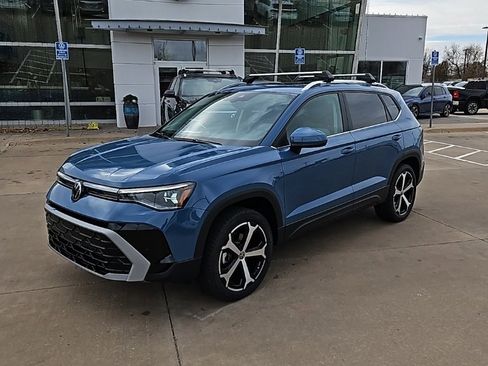 New 2026 Volkswagen Taos SEL image 1