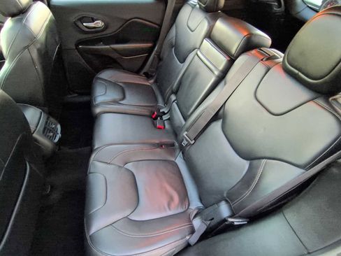 Used 2016 Jeep Cherokee Limited image 21