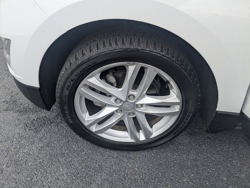 Used 2018 Chevrolet Equinox Premier FWD image 10
