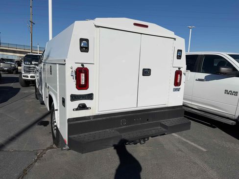 Used 2022 Ford F250 XL w/ Power Equipment Group image 10