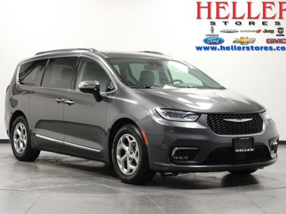 Used 2023 Chrysler Pacifica Limited