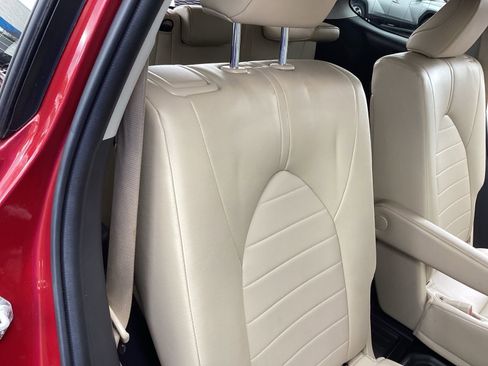 Used 2023 Toyota Highlander XLE image 21