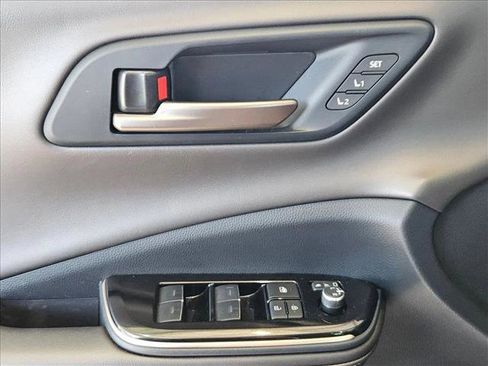 Used 2025 Toyota Crown Nightshade image 6