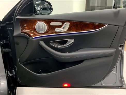 Used 2020 Mercedes-Benz E 350 Sedan image 9