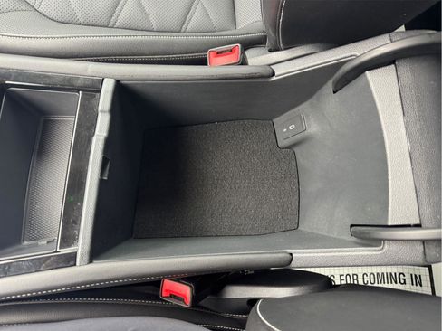 Used 2025 Volkswagen Atlas SE image 32