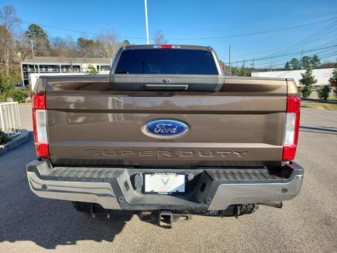 Used 2017 Ford F250 XLT w/ XLT Value Package image 6