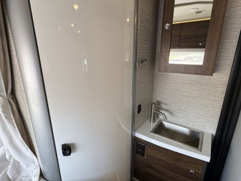 Used 2021 Mercedes-Benz Sprinter 3500 image 10