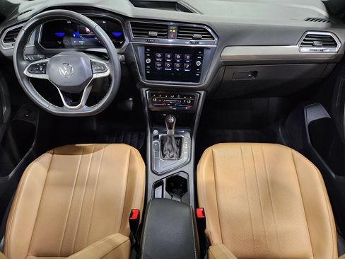Used 2023 Volkswagen Tiguan SE FWD image 45