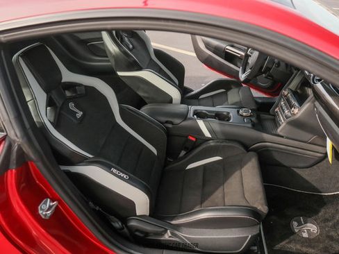 Used 2020 Ford Mustang Shelby GT500 w/ Carbon Fiber Track Pack image 34