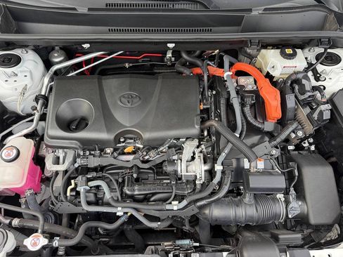Used 2021 Toyota RAV4 XLE AWD/4WD image 10
