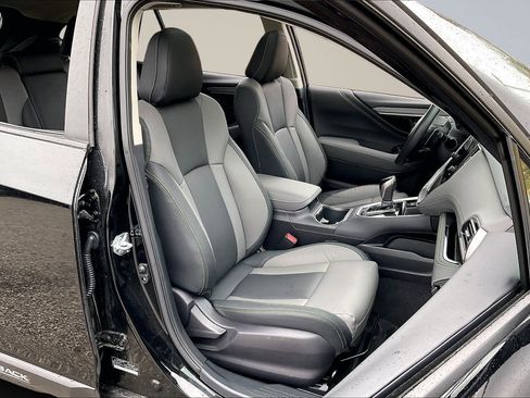 Certified 2025 Subaru Outback Onyx Edition image 7