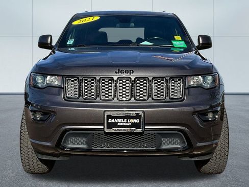 Used 2021 Jeep Grand Cherokee Laredo X image 3