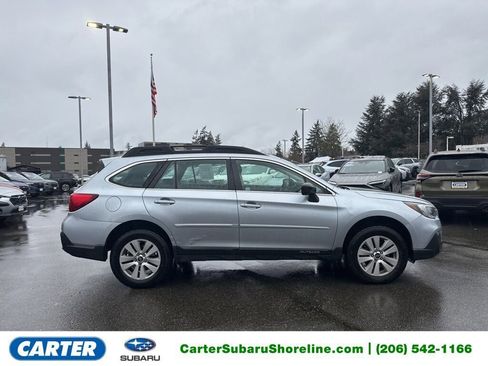 Used 2018 Subaru Outback 2.5i image 1
