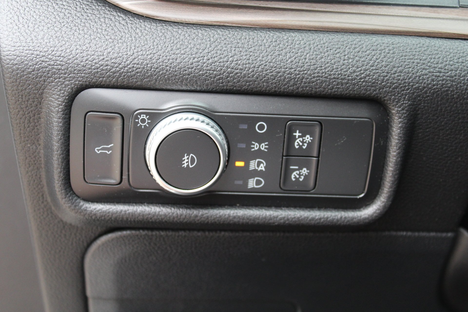 Used 2020 Ford Explorer Limited AWD/4WD image 41