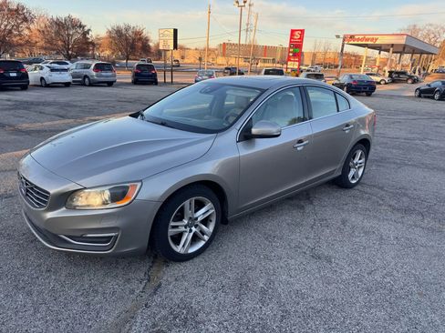 Used 2015 Volvo S60 T5 Platinum image 1