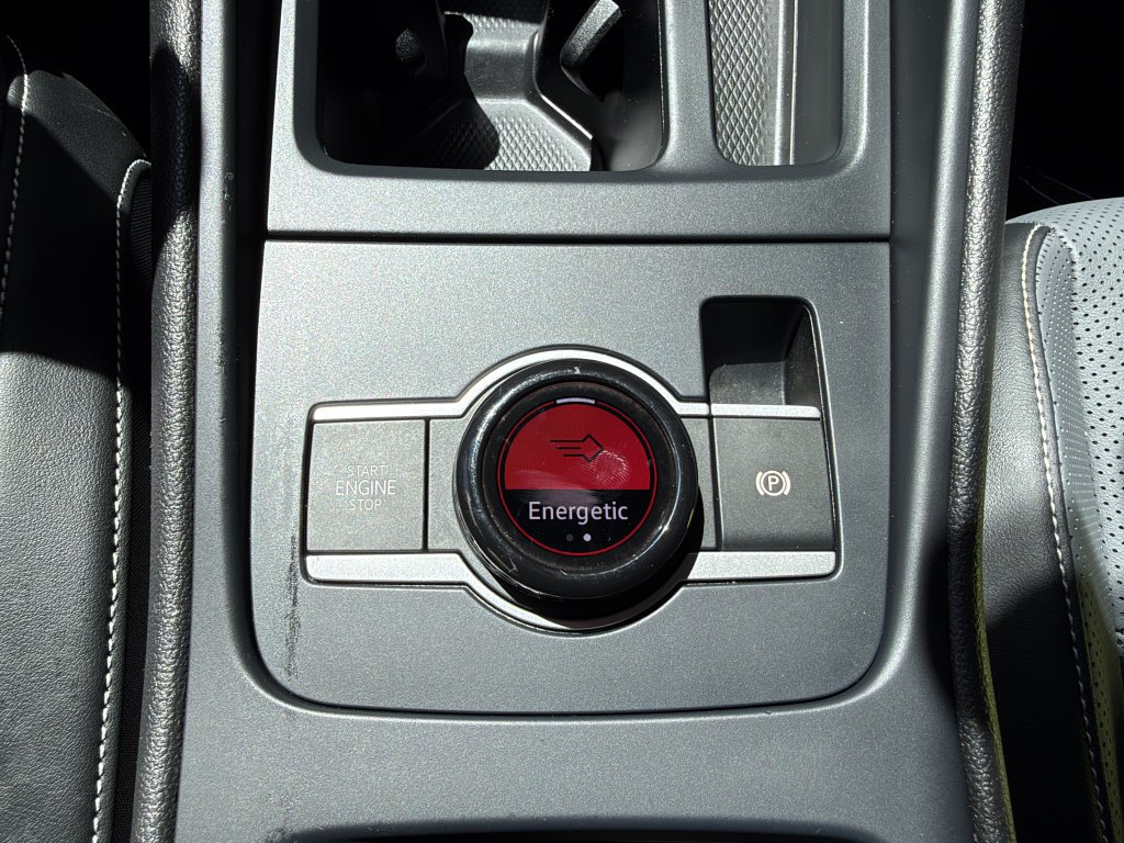 Used 2025 Volkswagen Tiguan SE R-Line AWD/4WD image 24