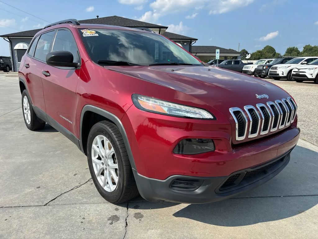 Used 2016 Jeep Cherokee Sport FWD image 2
