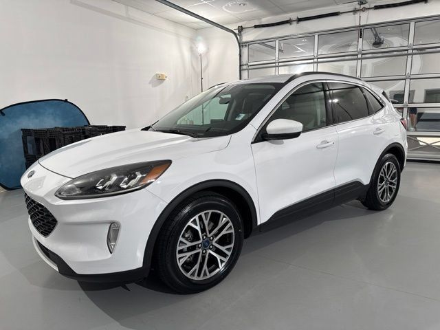 Used 2020 Ford Escape SEL FWD image 3