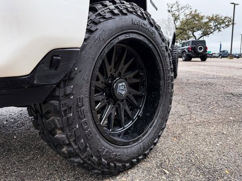 Used 2022 Chevrolet Silverado 3500 High Country w/ LPO, Hitch Package image 8