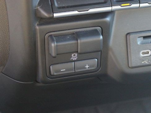 Used 2019 Chevrolet Silverado 1500 LT w/ All-Star Edition AWD/4WD image 30