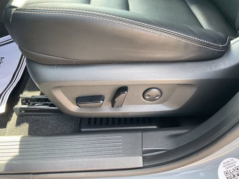 Used 2023 Nissan Rogue SL FWD image 9