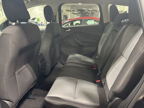 Used 2019 Ford Escape SE image 5