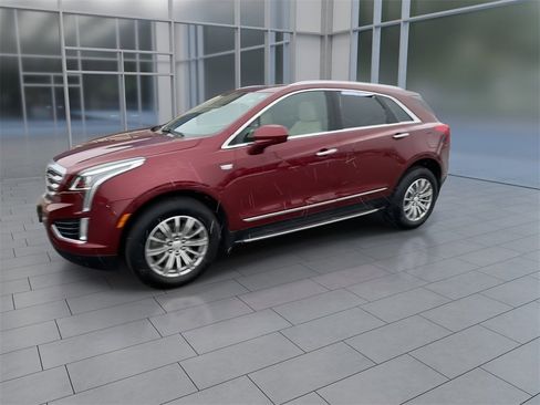 Used 2018 Cadillac XT5 Luxury w/ Driver Awareness Package image 4