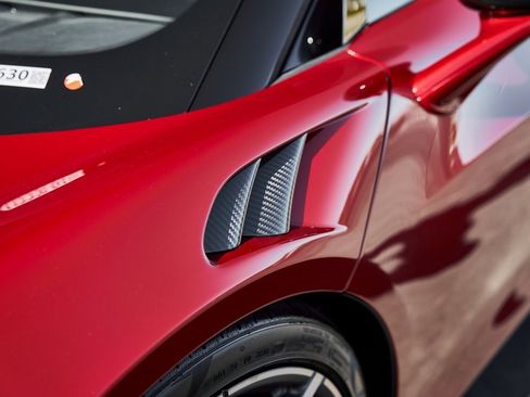 Used 2023 McLaren Artura image 8