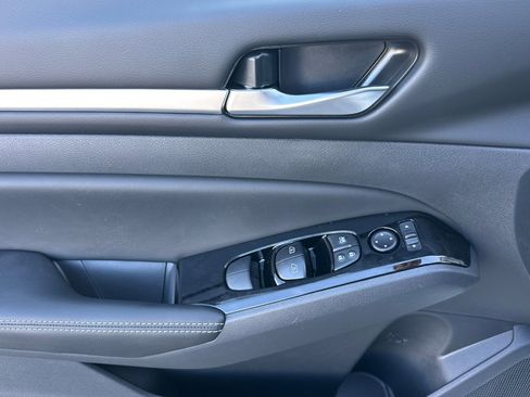 New 2025 Nissan Altima 2.5 SL image 11