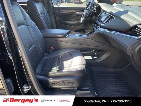 Certified 2022 Buick Enclave Avenir w/ Avenir Technology Package AWD/4WD image 32