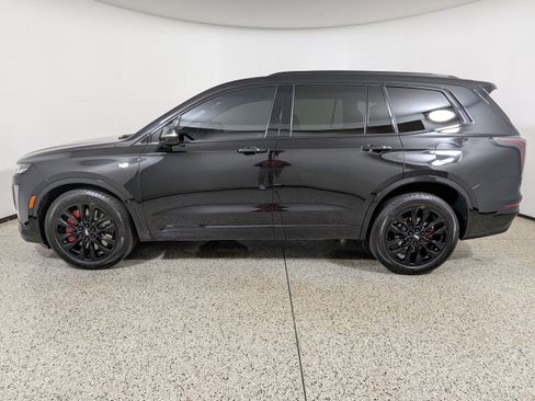 Used 2022 Cadillac XT6 Sport w/ LPO, ONYX Package image 39