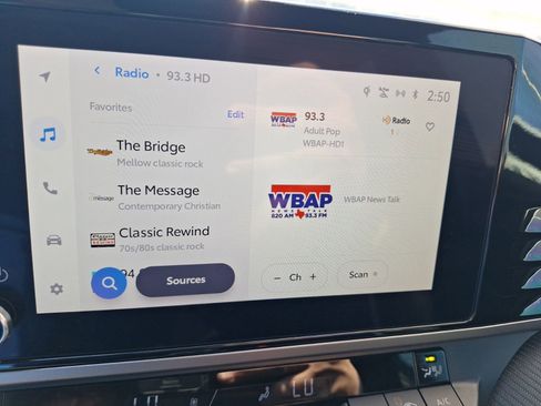 Used 2025 Toyota Camry SE w/ Convenience Package image 24