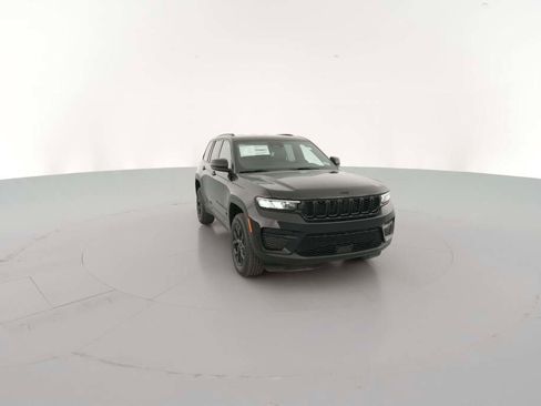 New 2025 Jeep Grand Cherokee Altitude image 17