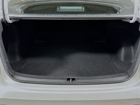 Used 2022 Toyota Corolla SE image 16
