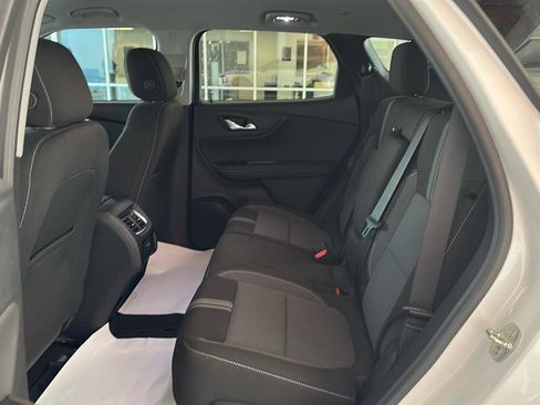 New 2025 Chevrolet Blazer LT w/ Midnight/Sport Edition FWD image 7