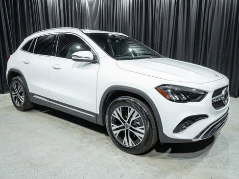 New 2025 Mercedes-Benz GLA 250 4MATIC image 3