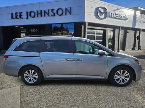 Used 2016 Honda Odyssey SE image 6
