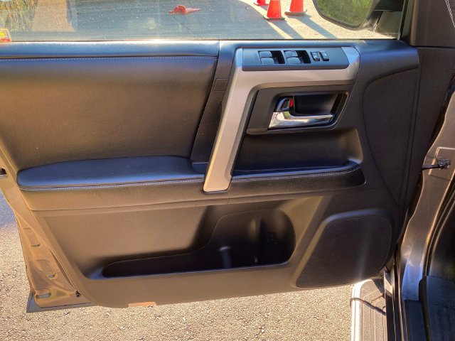 Used 2014 Toyota 4Runner SR5 Premium AWD/4WD image 12