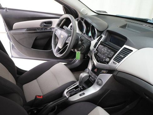 Used 2013 Chevrolet Cruze LS image 50