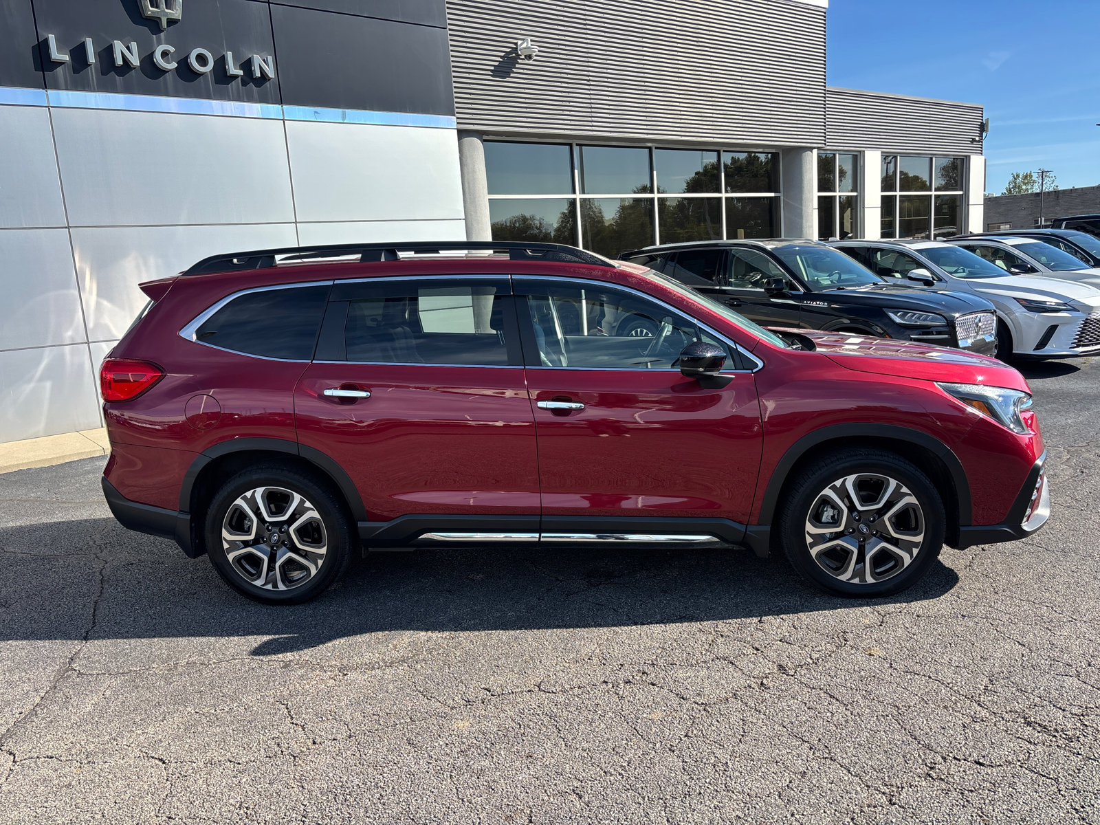 Used 2024 Subaru Ascent Touring AWD/4WD image 8
