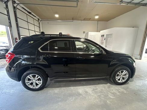 Used 2017 Chevrolet Equinox LT w/ Convenience Package FWD image 2