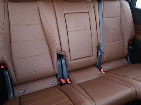 Used 2025 Mercedes-Benz GLS 450 4MATIC image 20